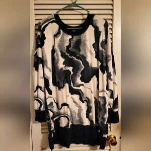 LuLaRoe Hannah Sweatshirt
